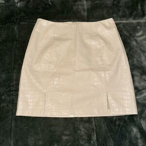 Francesca's Straight & Pencil Skirt Women's Medium Beige Snake Print Zip NWT